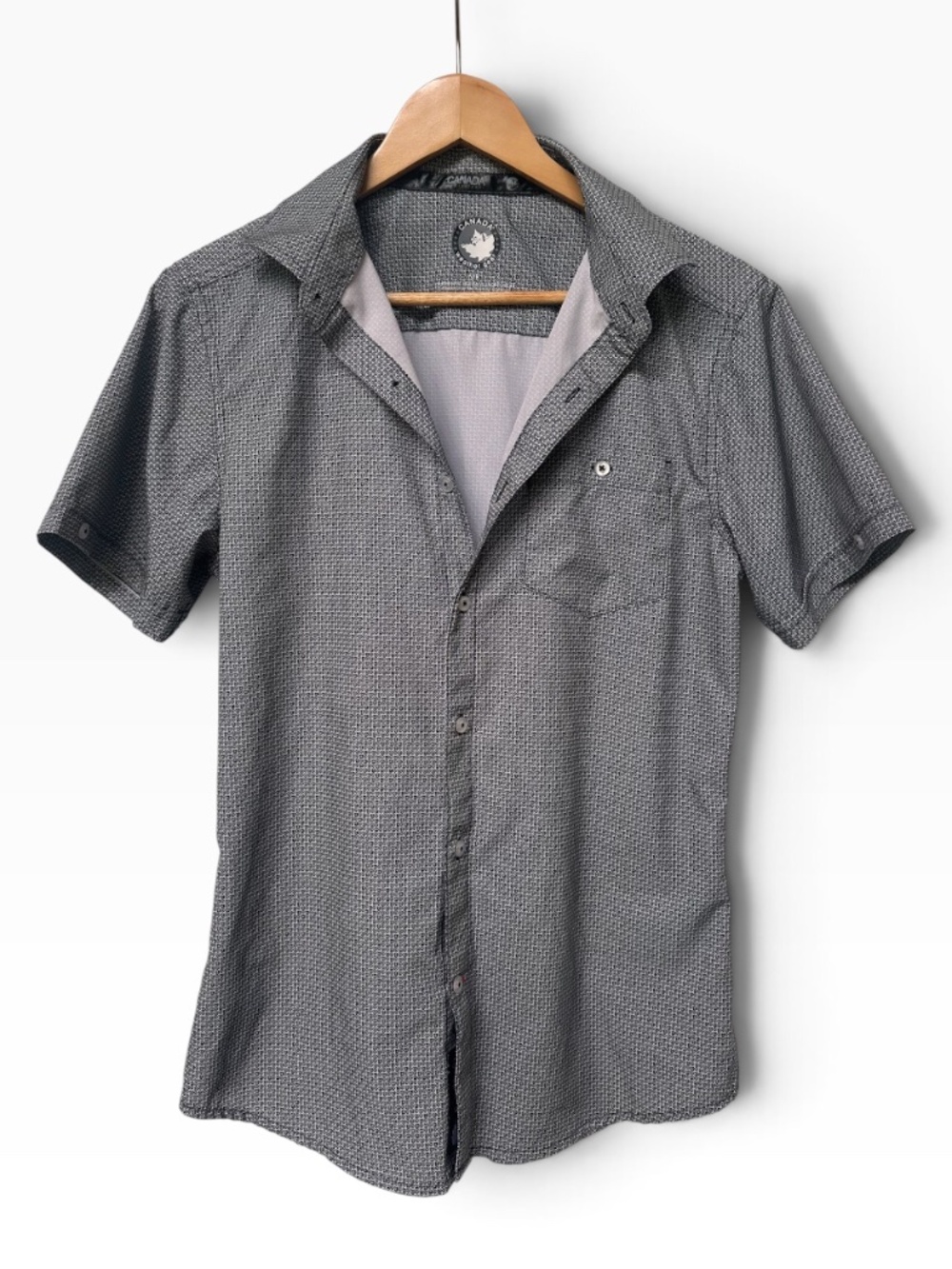 Canada Weather Gear Short Sleeve Button Down Shirt Geometric Pattern | Small